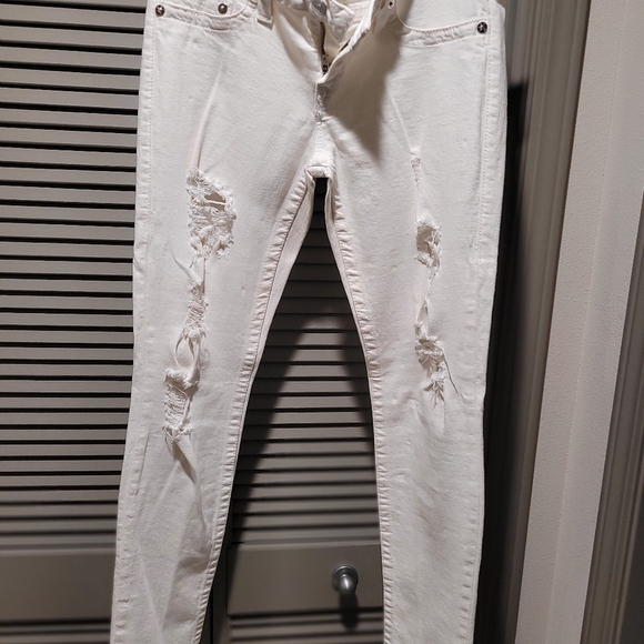 True Religion Ripped Jeans - Picture 5 of 5